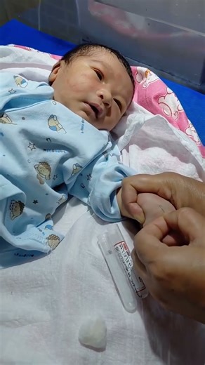 Baby Blood Sample Test 🩸 | Gentle & Safe Collection #shorts #viral