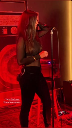 Thanks to everyone who came out to our show last night! (for those of you who don’t know, i am in a band called MODERNS) 😁🩵 | IRLrosie