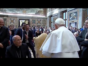 Pope meets comedians from around the world | VOA News