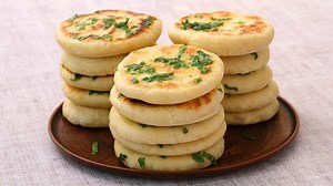 How to Make Fluffy Buns in a Pan: A Simple and Versatile Flatbread Recipe