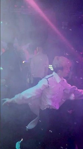 SHINee 'Lucifer' Live 3/4 in New York City [full/no edit]🗽 #NYC #샤이니 #kpopinpublic #루시퍼 #TAEMIN