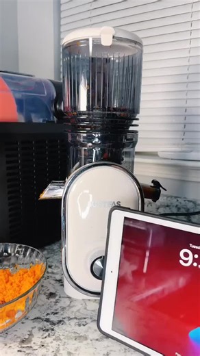 Slow Masticating Juicer for Healthier Drinks
