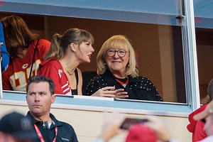 Taylor Swift in attendance at Chiefs game for 3rd time