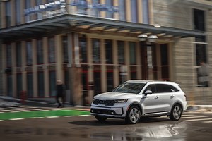 2023 Kia Sorento Hybrid Review, Pricing, and Specs