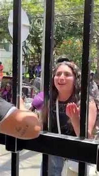 Trabajadores de Rappi protestan en frente de Caracol Televisión