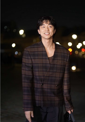 Gong Yoo Recreates Iconic Squid Game Pose