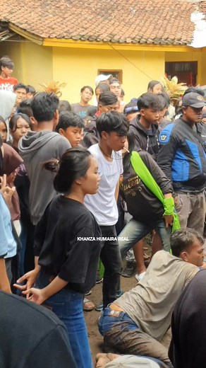 Ladies flay kesurupan kuda lumping #reels #ladiesccj #ladiesflay #viral | Khanza Humaira
