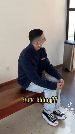 Đức Duy làm trò ĐIÊN khi có người nhận ra