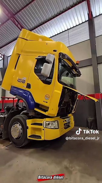 ¿Qué es mejor… un CAMIÓN AMERICANO o EUROPEO? No es diseño… es ingeniería. #camiones #mecanicadiesel #ingenieria #transportepesado #diesel