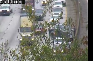 Condado de Fulton: accidente con vuelco en el carril izquierdo de la I-285/sb (Outer Loop) en Camp Creek Pkwy (salida 2). Disminuya la velocidad antes de la Hwy 166. #ATLtraffic | Luis Estrada | Facebook