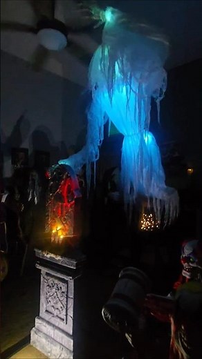 Sams Club 9ft Skeleton Ghost Floating Above Tombstone In Person Nighttime Demo #halloween #ghost