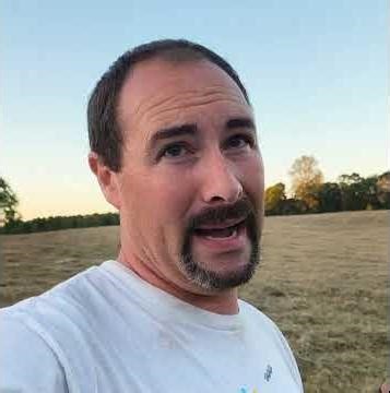 We are in the home stretch. I think I brought the fluffer out for nothing. #hay #hayfield #farming