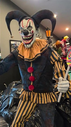 Spirit Halloween 2023 Nibbles The Clown FAIL BREAKS ON CAMERA Halloween Animatronic demo