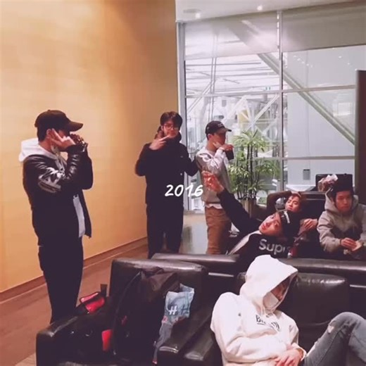 𝔬𝔫𝔢 𝔞𝔯𝔢 𝔴𝔢? | EXO di tahun 2016 (instagram posts) 🥹 10 tahun yang lalu 🥺 Waktu itu masih paket lengkap 🥺 🔗 forginier on tiktok #exo | Instagram