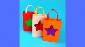 12 reactions | In this video, I will show you how to make paper bags for gifts. A very easy craft to do, follow me step by step ... #giftbagideas #giftbag #giftbags #easycrafts #papergiftbag #papercrafts | Toys & Kids Videos | Facebook