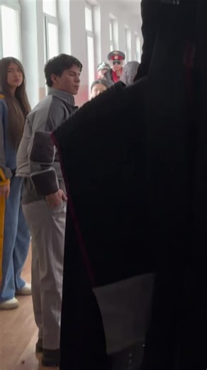 Vidéos de Tundras (@sabrina.niiya) au sujet de runway walk