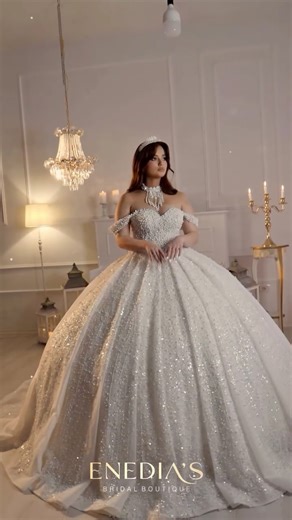 VIP MAGAZINE NEWS on Instagram: "Dërgoja shoqes që martohet këtë verë 😍 Ëndërr e veshur me të bardha për ditën tuaj më të lumtur ✨🤍 Kush tha se fustani perfekt i nusërisë nuk ekziston?! @enedias_bridal_tirane ka gjithmonë një model për të na surprizuar #enediabridal #vipmagazine"