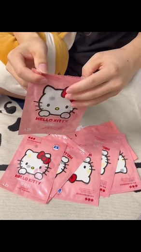 Retrac on Instagram: "They keep me warm all the time🥹 link in bio to get some hello kitty body warmers from our shop rn💗🛍️🎀 #hellokitty #bodywarmers #hellokittybodywarmers #hellokittylover #hellokittycore #hellokittyaddict #hellokittyaesthetic #sanrio #sanriocore #sanrioaddict"