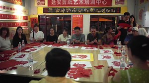 Visit a New Tourist Landmark for Red Chinese Culture—Jin Yan’an🧐 The “Hi! China!” foreigners travel China show takes you on an immersive trip to Jin Yan’an and a journey through history and reality. Witness the blue bricks, grey tiles and ancient Western architecture of this city of ideals; become awestruck at the large-scale red historical stage plays and intangible cultural heritage; this is a sacred land for experiencing red Chinese revolutionary culture and a window onto the world of Chines