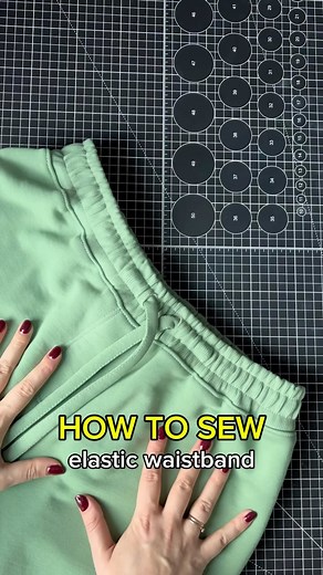 Julija Gobere on Instagram: "How to sew an elastic waistband🤩🤗 Now that we’re moving into spring/summer sewing, this technique will come very handy when making pants or shorts!💯🙌 Extra tip: make sure to use an elastic that has good recovery and does not stretch out easily🤗 #howtosew #sewingtutorial #sewingteacher #ilovesew"