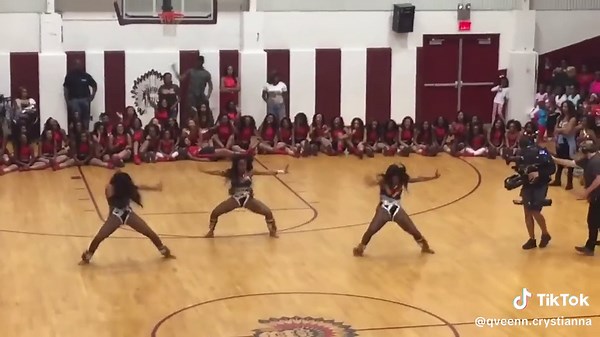 🔥 #viral #dancingdolls #crystiannasummers #camrynharris #makalahwhisenton