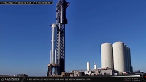 A Time-lapse of #starship 25 Final Stack before launch. 📹 LabPadre | Space FrontPage