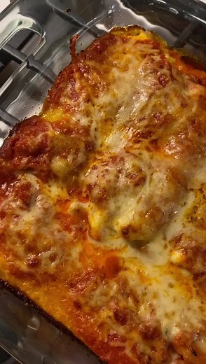 Beef & cheese manicotti for dinner Giadzy https://giadzy.com/recipes/beef-and-cheese-manicotti/ | Giada De Laurentiis