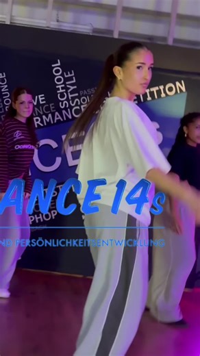 Dynamic Female Choreography with Robin 🌪️