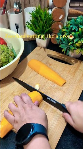 How to cut zucchini perfectly like a professional 😱 #youtubeshorts #shorts