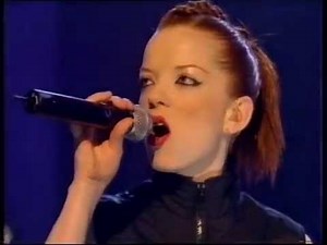 Garbage - When I Grow Up - Top Of The Pops - Friday 5th February 1999