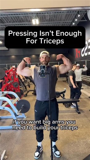 Evan Holmes | Evidence-Based Fitness Coach on Instagram: "I just wouldn’t do an overhead extension because the data doesn’t support it as biasing the long head, and it’s just generally harder to progress and perform well. I do think there is benefit to training in that overhead position though, so including it from time to time if needed is valid If you’re going to do triceps isolation work, which you should, I would recommend doing exercises that leverage the long head since the medial and late