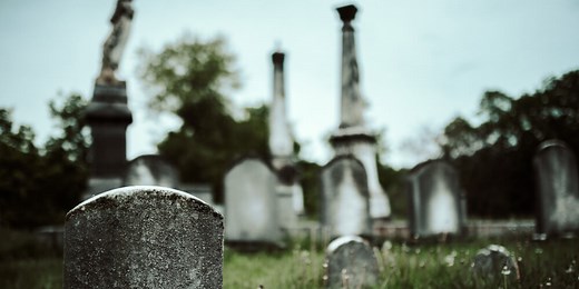 How to Help the Souls in Purgatory (And Do Ghosts Exist?) - Good Catholic