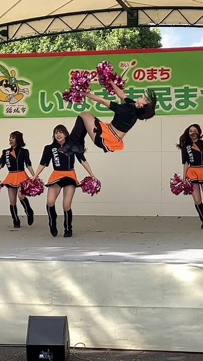 宮本監督の稲城市観光大使任命式にVENUSが4人も来てくれたー👏 僕が会場に着いたタイミングでステージ裏で待機中のVENUSに遭遇！4人に挨拶できたのでこのまま球場に向かうか一瞬迷ったくらい満足した笑 明子さん、りのさん、絵里奈さん、ひかるさんありがとう😊 これからVENUSダンススクールに通う方、自由が丘が厳しいらしいですよw VENUSのトークコーナーはあまりないので楽しかった✨ ひかるさんいいキャラしてるわ😂 このあと僕も宮本監督を追って府中市民球場へ向かい4回の表から観戦できました♪ 朝から充実した1日だったぁw #ジャイアンツ#巨人#ジャイアンツ女子#VENUS#ヴィーナス#巨人チア