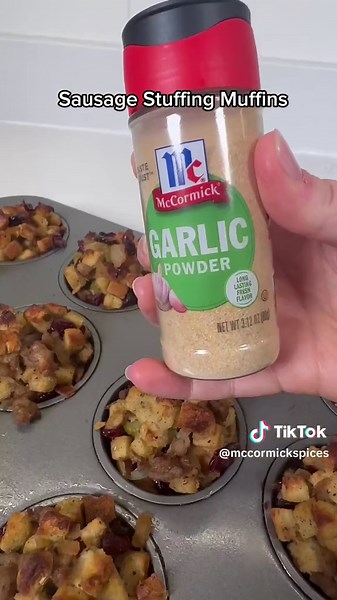 Are you ready for this year’s Friendsgiving?🥧 #friendsgiving #thanksgiving #turkey #mashedpotatoes #stuffing #stuffingmuffins #friendsgivingrecipes #recipe #garlicpowder #cinnamon #sweetpotstoes #yams #gravy #mccormickspices #mccormick #pie #pumpkinpie #pecanpie #pumpkinpecanpie