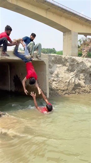 दीपु पासवान on Instagram: "Support kijiye bhaiya 😭😩😭😭😭#shorts #facebook #trendingreels #reelsfacebook #sad"