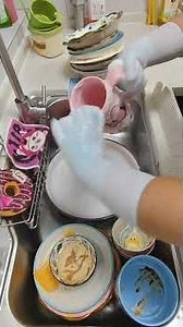 Is This The Fastest Way To Wash Dishes? 🍽️ #cleaninghacks #tips