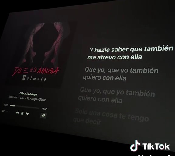 Dile a tu amiga: Una canción old school para dedicar