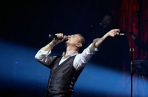 Dave Gahan & Soulsavers - Salle Pleyel, Paris (2021) | ČSFD.cz