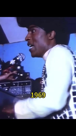 Little Richard's Energetic Hit 'Good Golly Miss Molly'