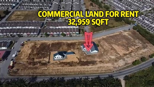 📍 LAND FOR RENT – LEMBAH BUJANG (Middle Lot) 🔥 Prime middle lot with strong future traffic & visibility! Left side occupied by a listed company, right side will be a petrol station — the middle lot is now available for rent. 📐 Land Size: 3,062 sqm (~32,959 sqft) 💰 Rental: RM0.40/sqft (≈ RM13,184/month) ✅ Suitable for: storage yard, logistics, display area, temporary operation site, etc. 📲 Interested? PM/WhatsApp for details & site viewing 🤝 017-402 3000 MR HO #LandForRent #LembahBujang #Ke