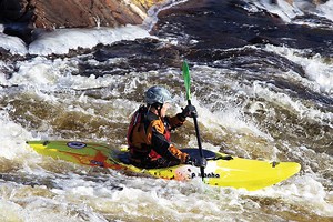 Kayak Review: Pyranha 9R