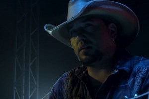 Jason Aldean's 'Night Train' Video Gives Concert Experience