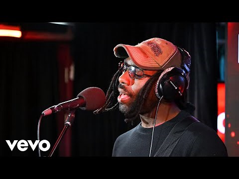 Blood Orange - Don't Panic (Coldplay cover) in the Live Lounge