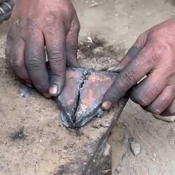 Master is Showing His Expertise in Rebuilding Totally Broken Differential Housing
