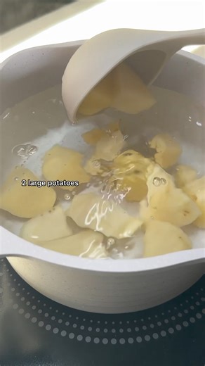 50K views · 64 reactions | CREAMY BAKED FISH FILLET WITH MASHED POTATOES Ingredients: • 500g Cream Dory • 1 tsp salt • 2 tbsp cornstarch • 1 medium white onion • 2 packs UFC Creamy Overload Sauce • 100g bacon • 1 cup mozzarella cheese • 2 large potatoes • 1 tbsp salt | Tineydc | Facebook