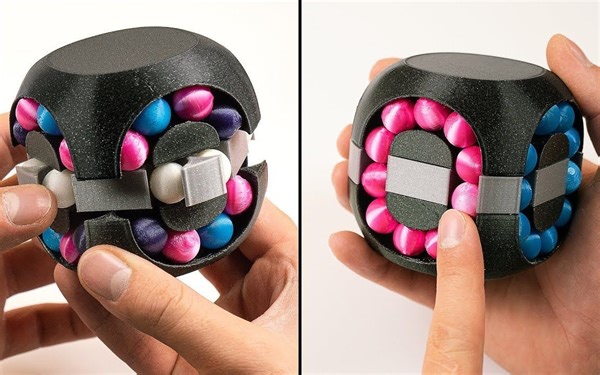 【DIY】我3D打印了一个"魔方"并试图还原 CUBASTIC