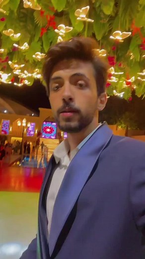 Elegant Nighttime Formal Event Attire Guide