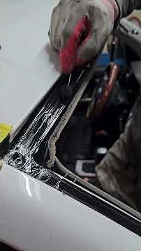 Expert windshield replacement on a Toyota Tundra #autoglassreplacement#toyota #toyotatundra