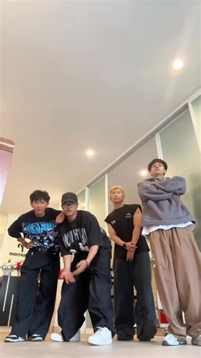 Fikri Marwan on Instagram: "ENGKOL Eeeeee Aaaaaa #eeeea #dance #dctrend"