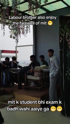 MIT Students' Hilarious Farewell Tribute